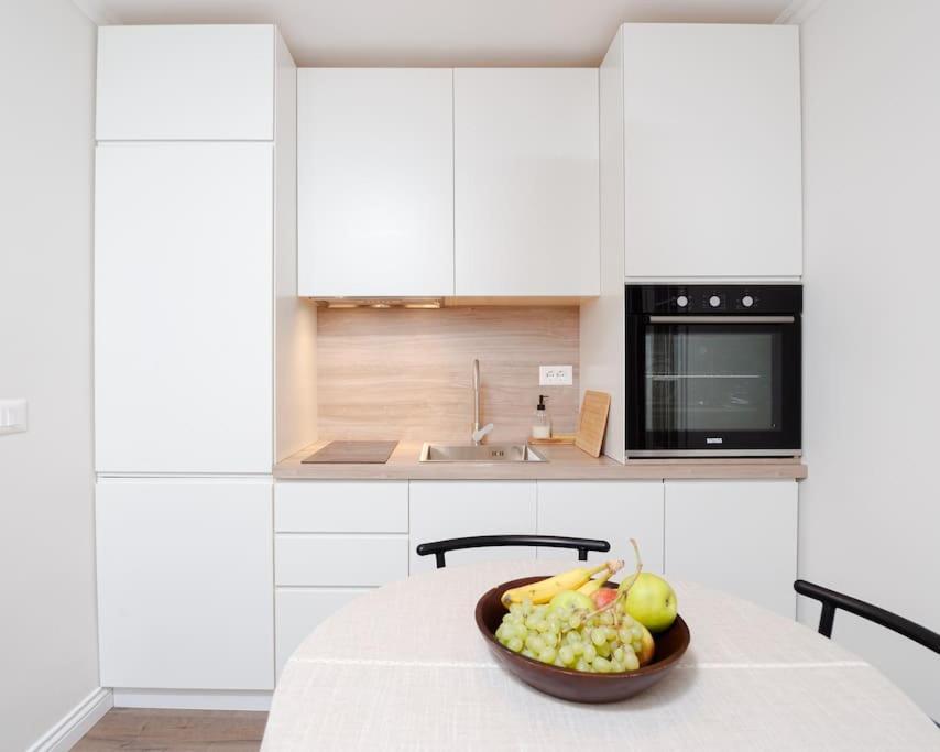 Anna'S Blloku Apartment Tiranë Ngoại thất bức ảnh