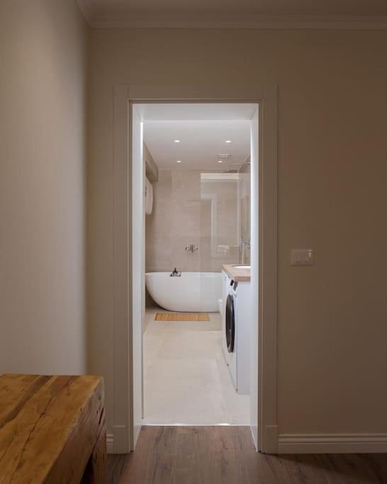 Anna'S Blloku Apartment Tiranë Ngoại thất bức ảnh